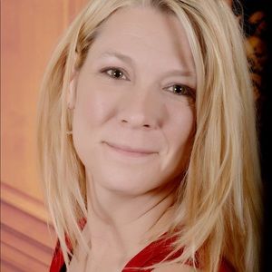 Meet your Posher, Debbie